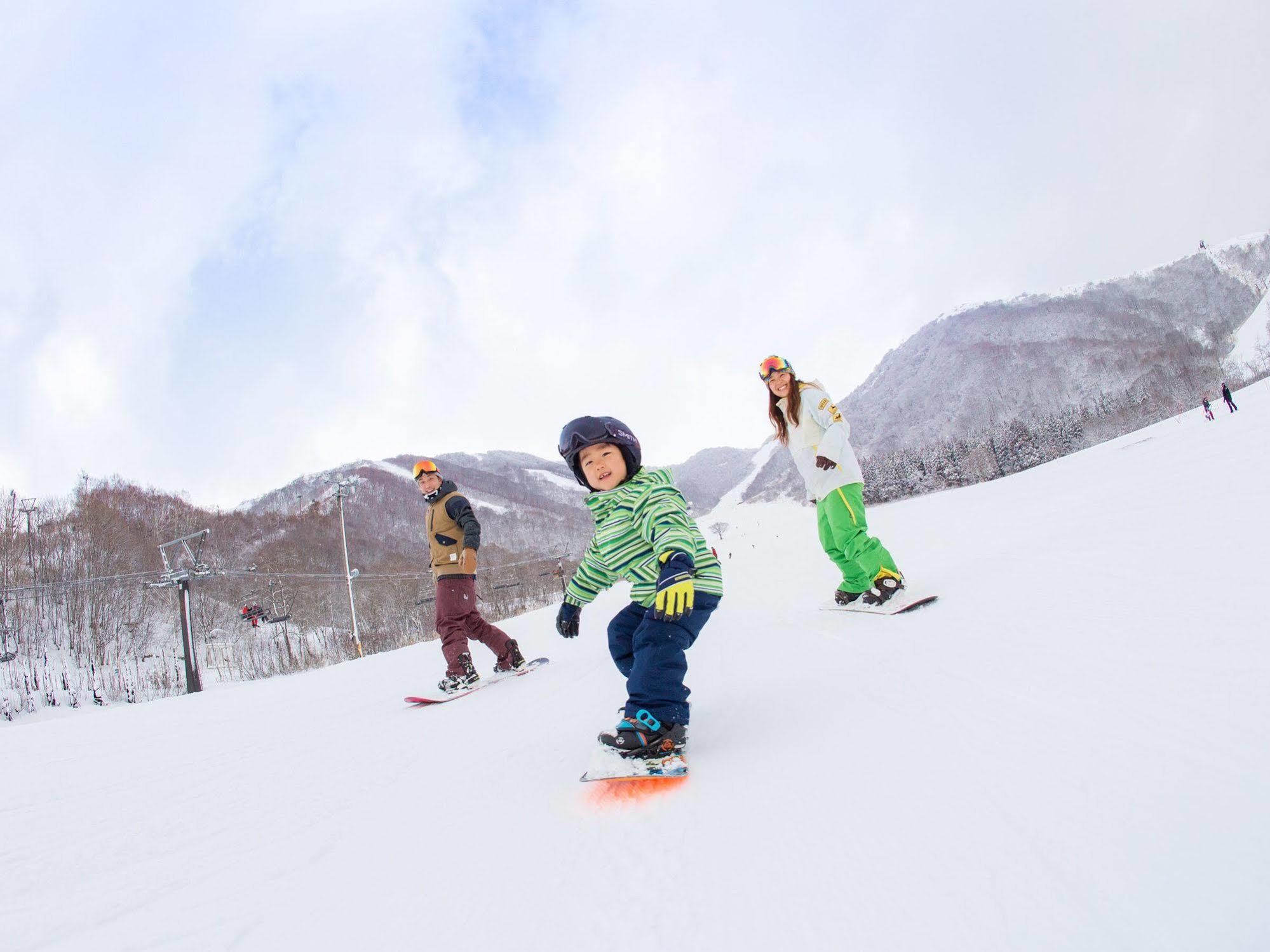 Hotel Green Plaza Hakuba Otari Exterior photo